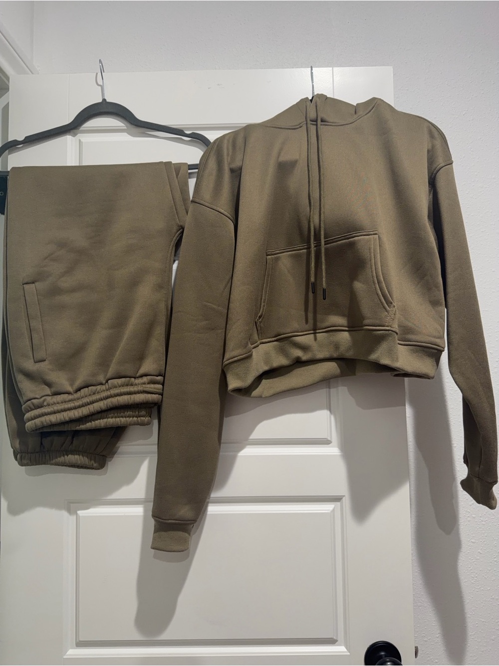 Source Unknown Olive Green Cropped Hoodie & Jogger Set